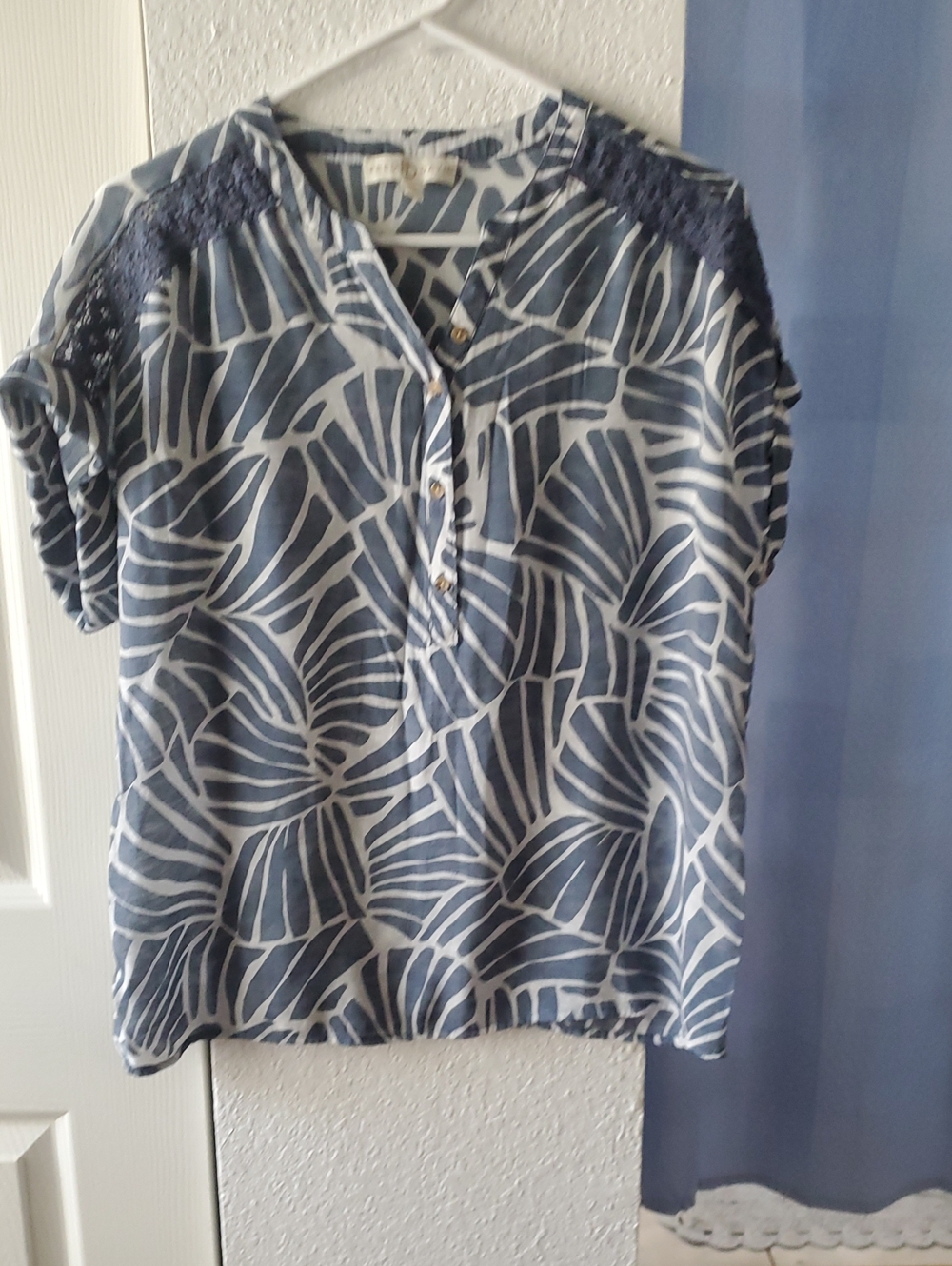Fred David Navy and White Leaf-Print Short Sleeve Blouse